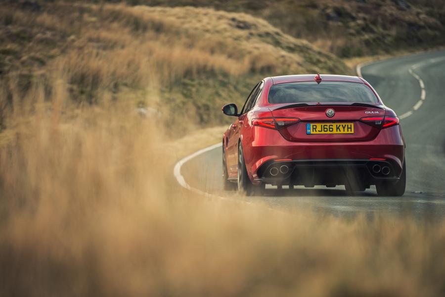  Alfa Romeo Giulia Quadrifoglio (952) 2016 года  (UK) (фото 11 из 40)